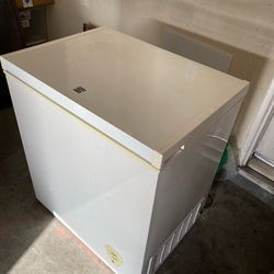 Kenmore 5 cu ft chest freezer