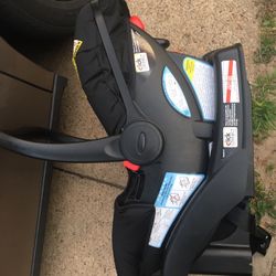 Like new Graco snap and go with bass only $40 firm