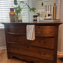 Antique Dresser - Scalloped top, 6 drawers