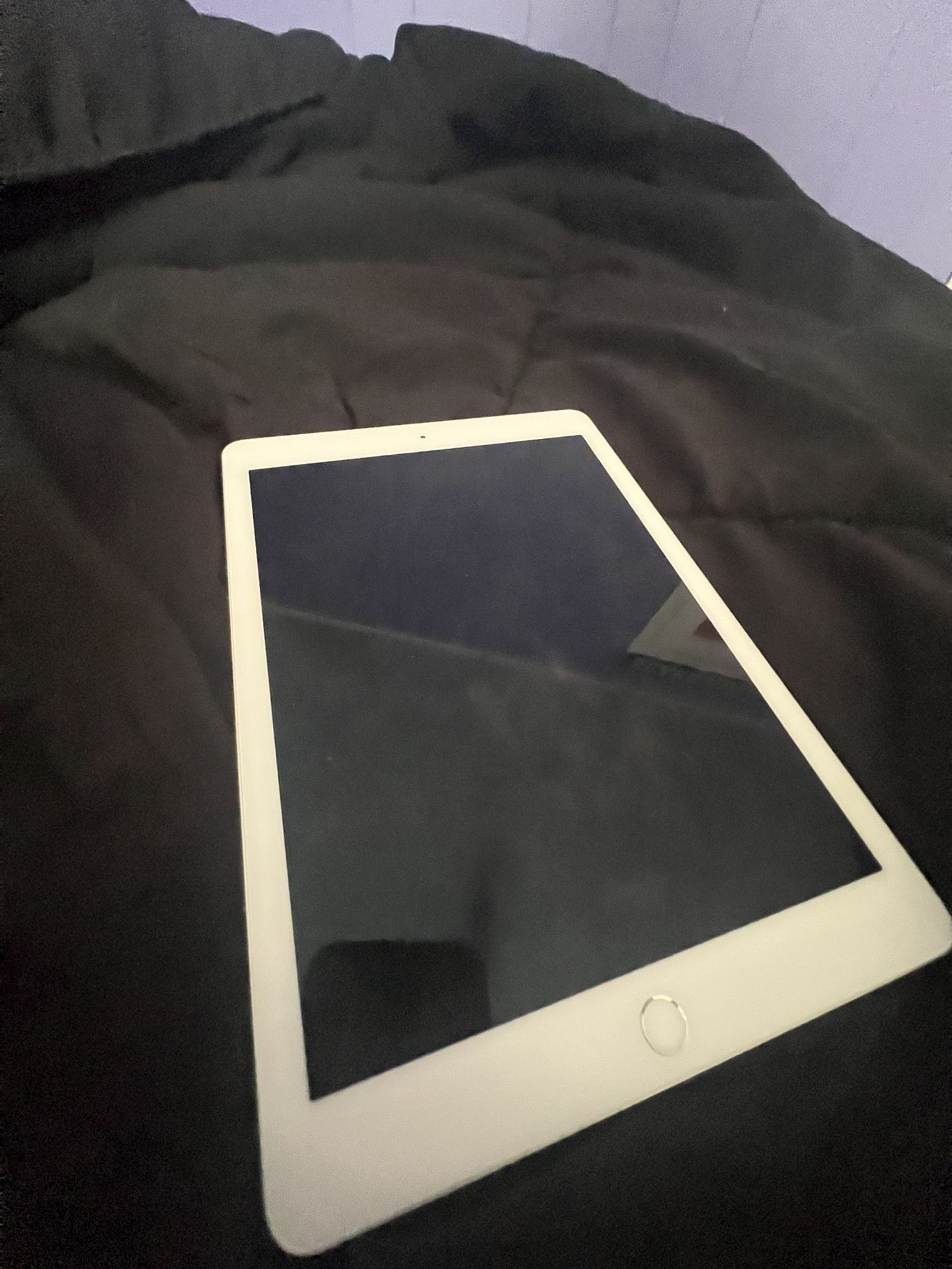 Silver 9.7 Inch Used iPad