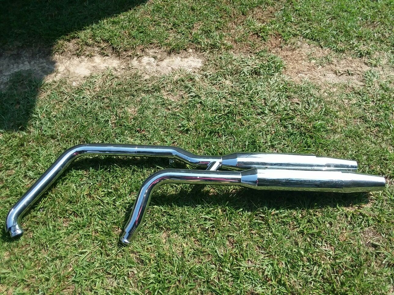 Harley Davidson Motorcycle dual exhaust