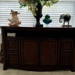 Tv Stand 5 Feet  wide and 3 Feet Tall  13 Inches Depth