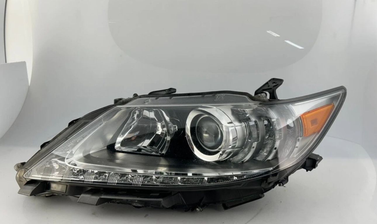 OEM | 2013 - 2015 Lexus ES350 ES300h Xenon HID Headlight (Left/Driver)