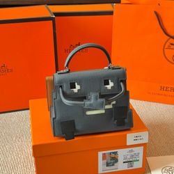 Hermes doll handbag; crossbody bag size 20-15CM