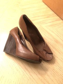 Brown leather wedges - size 10
