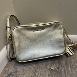 Michael Kors Gold New Medium Jet Set Cross Body 