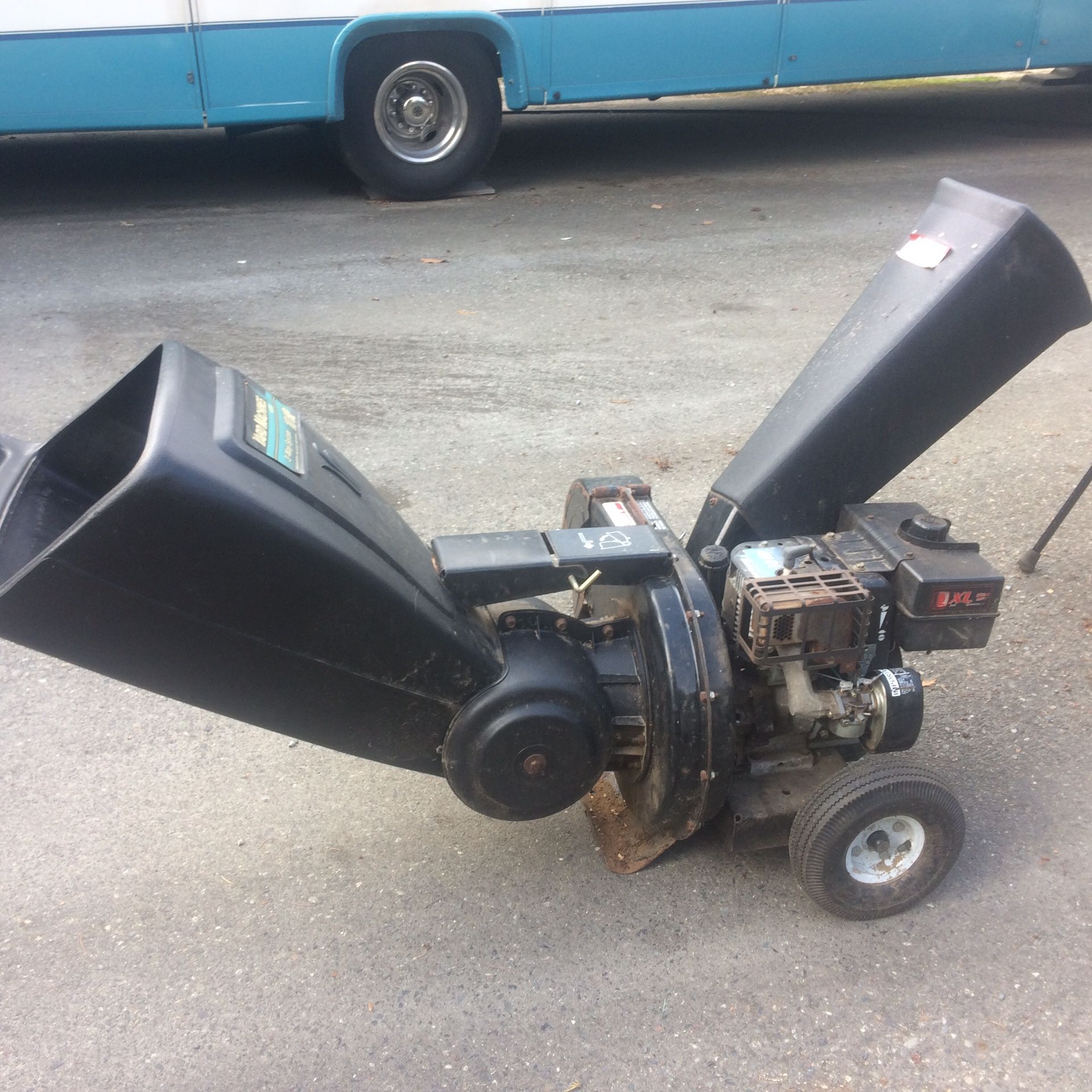 10 hp yard machine Chipper Shredder for Sale in SeaTac, WA OfferUp