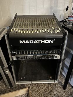 Rack mount Road Case W/ Mackie 16ch Mixer