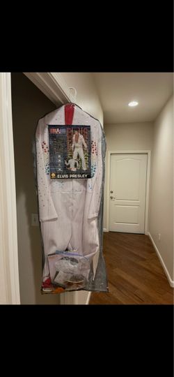 Halloween costumes, adult