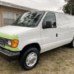 2007 Ford Econoline E250 Super Duty Cargo Van