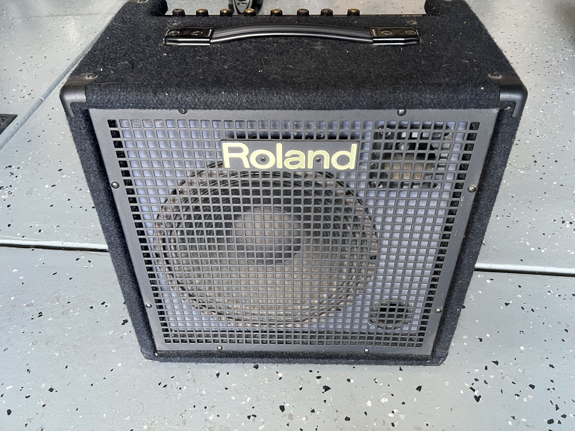Roland KC-300