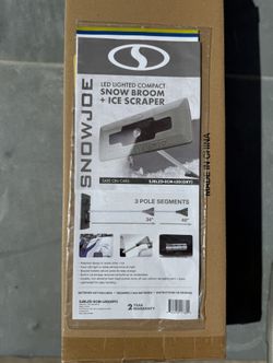 Snow Joe broom + Ice Scrapper