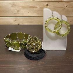BNWT 3 piece Cache costume jewelry set in green and gold