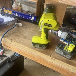 Ryobi Caulk Gun