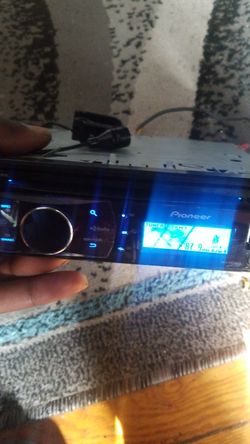 Pioneer single din AUXILIARY NOT BLUETOOTH!!