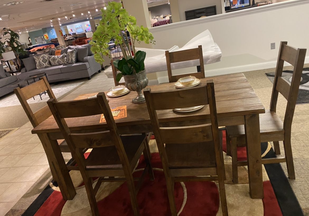 Real Wood Table  Worth 2,500