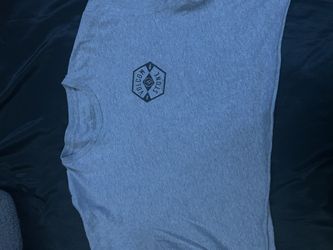 grey volcom crop top