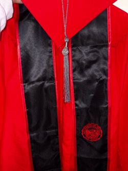 UNLV Cap & Gown w/ tassel & stole