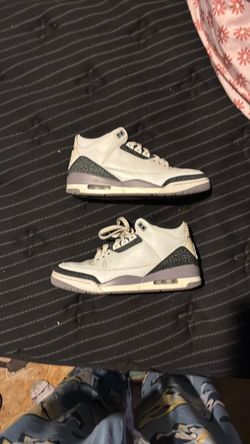 Jordan 3s size 9