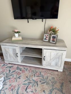 Entertainment center