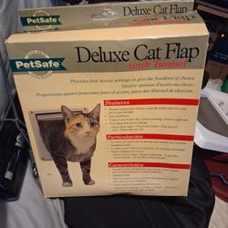 Petsafe Deluxe Cat Flap With Tunnel