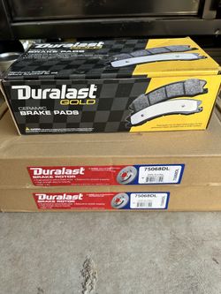 2020 Ford Explorer Front Brake Pads and Rotors