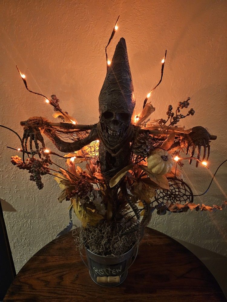 Scarecrow Decor for Sale in Apple Valley, CA OfferUp