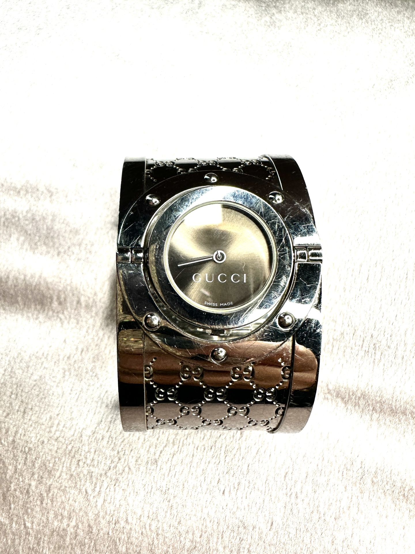 Gucci, Detailed Cuff Watch Alternate Into Bracelet