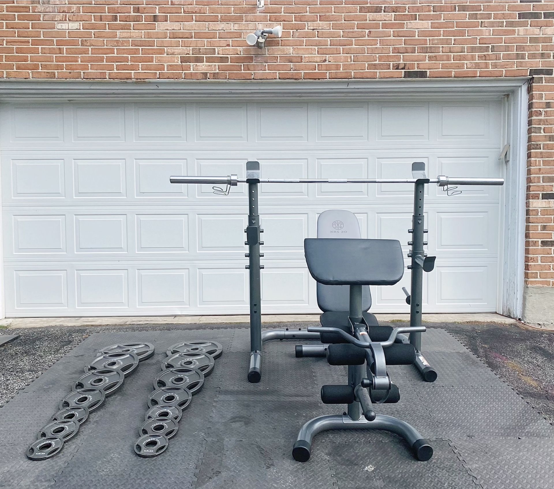LIKE NEW HOME GYM SET WITH 255LBS OF WEIGHTS - EVERYTHING IN THE PHOTOS