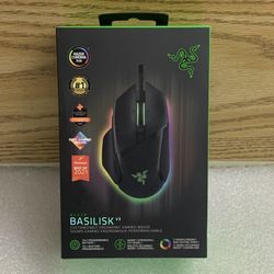 Razer Basilisk V3 Wired Optical Gaming Mousr with Chroma RBG Lighting - Black