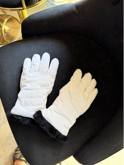 Gloves snow cold