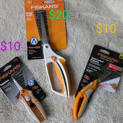 FISKARS Fabric Scissors New  ( The Price Is On The Photos)