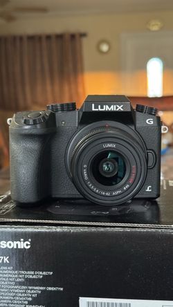Lumix G7 Mirrorless Camera with 14-42mm Lens