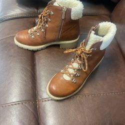 Girls size Four boot shoes