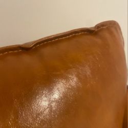 *New Year Sale Event*---Corsica Sleek Leather Sectional Sofa---Delivery And Easy Financing Available👍