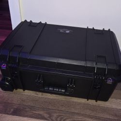 Case Club Gamning Station fts PlayStation 4 8 PS4 Slim/Pro. Portable with Buit-in 24" 1080p Monitor, Storage for Controllers, Games, and Included Spea