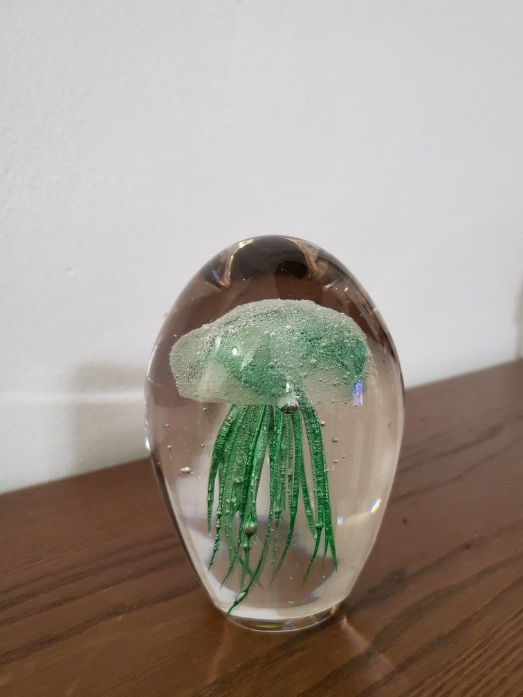 Hand made 5" Jelly Fish Green color in the glass, glowing in the dark,