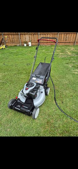 Murray
22 in. 140 cc Briggs & Stratton Walk Behind Gas Self-Propelled Lawn Mower with Front Wheel Drive and Bagger