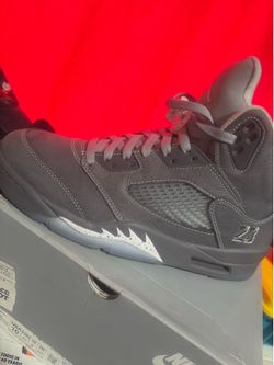 Worn 2 times Jordan 5 wolf gray like new