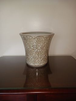 Large Pot/Vase