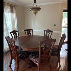 DINNING ROOM TABLE 4k obo