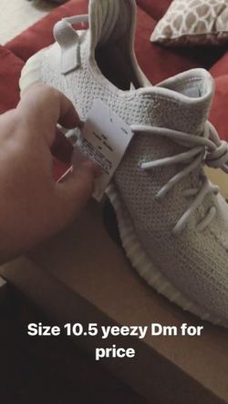 YEEZYS SIZE 10.5