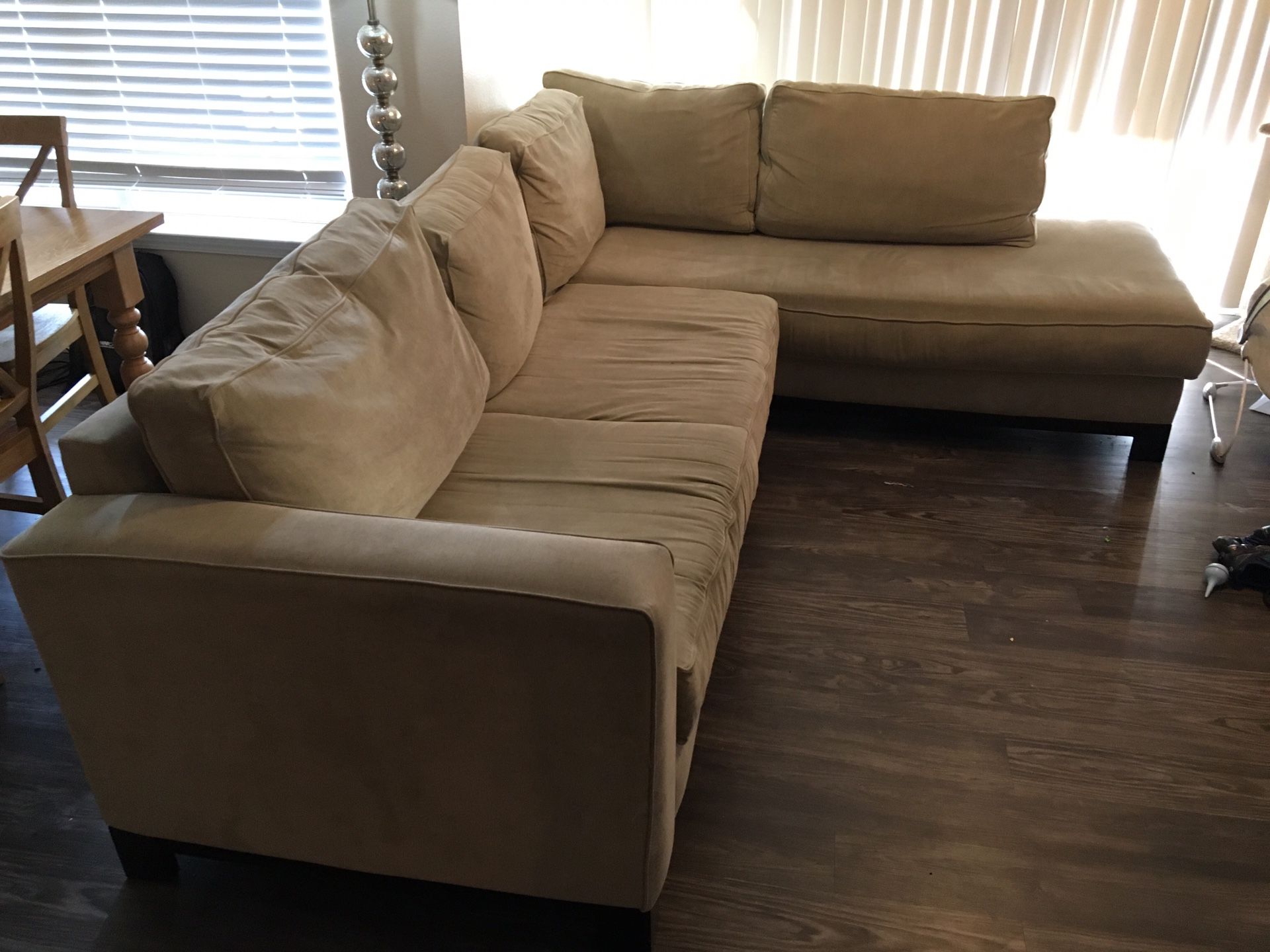 Couch / Sectional