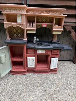 Kids toy kitchen