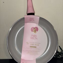 Paris Hilton 9.5-inch Cast Iron Frying Pan