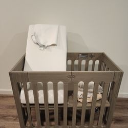 Bloom Foldable Alma Mini crib + Upgraded Mattress