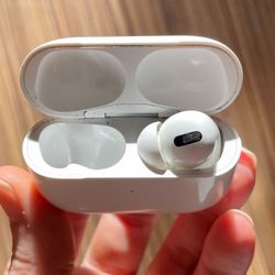 AirPod Pro 2 [Missing Left Earbud]