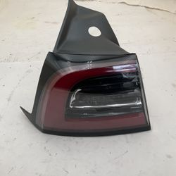 2023 Tesla Model 3 Left Tail Light