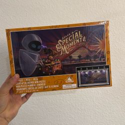 Disneyland Wall + Eve 50 Piece Light Up Billboard Mini Puzzle