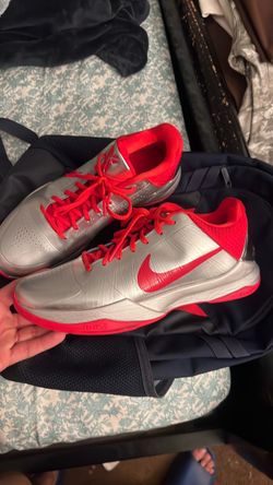 Kobe Size 11 CC rookie of the year